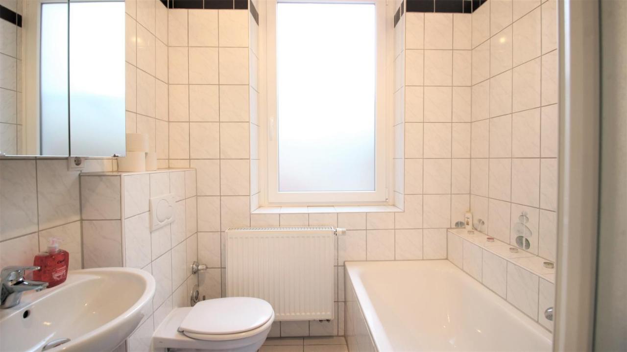Privatzimmer Nahe Bahnhof Und City Wurzburgo Exterior foto