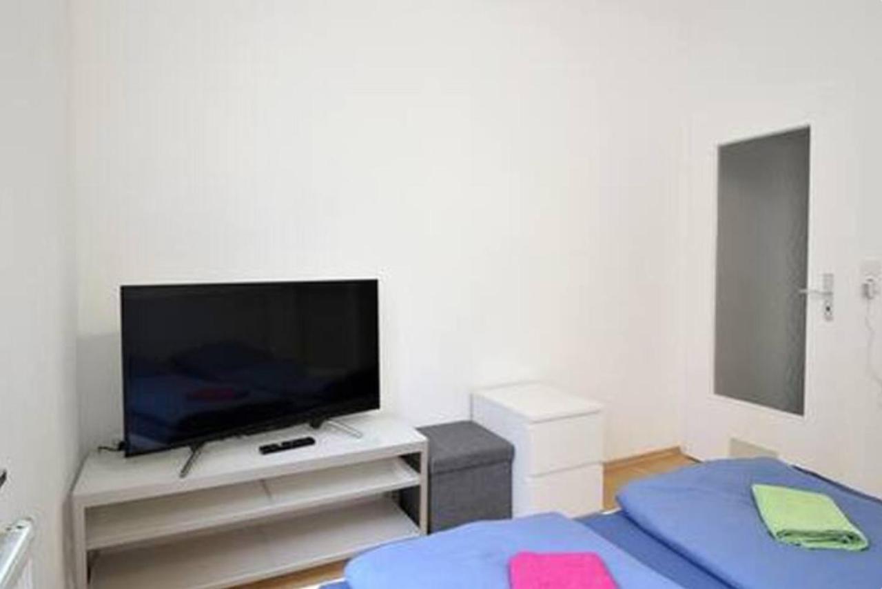 Privatzimmer Nahe Bahnhof Und City Wurzburgo Exterior foto