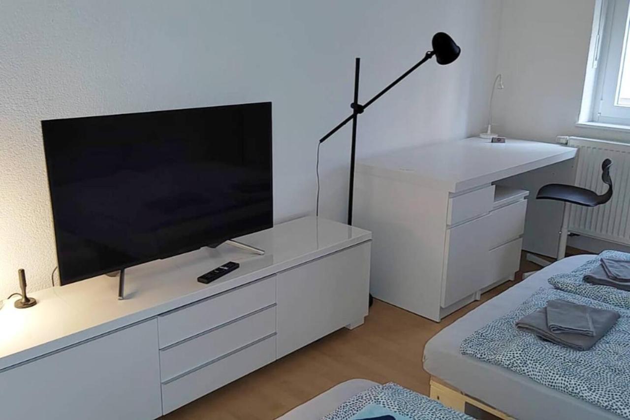 Privatzimmer Nahe Bahnhof Und City Wurzburgo Exterior foto