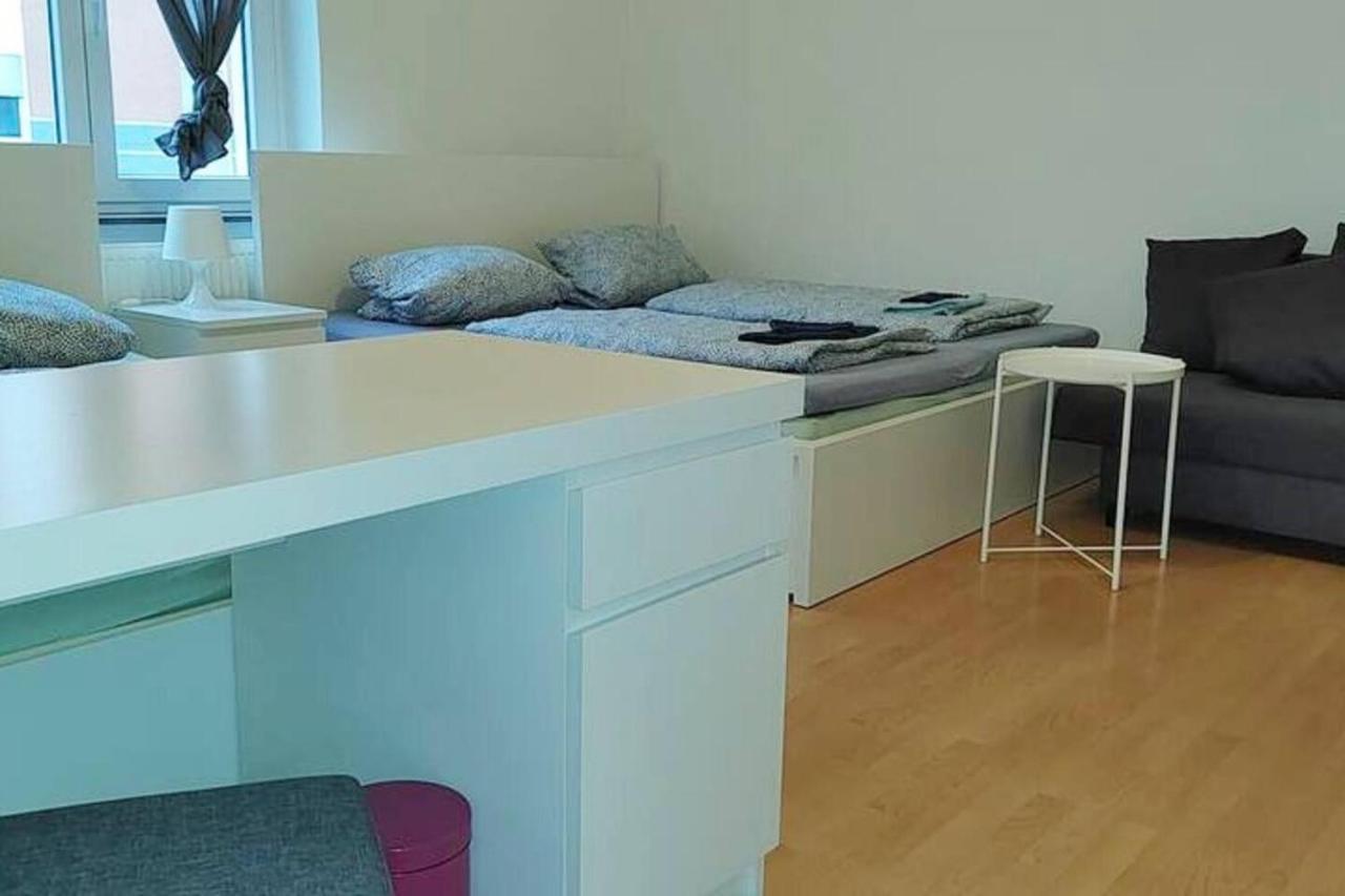 Privatzimmer Nahe Bahnhof Und City Wurzburgo Exterior foto